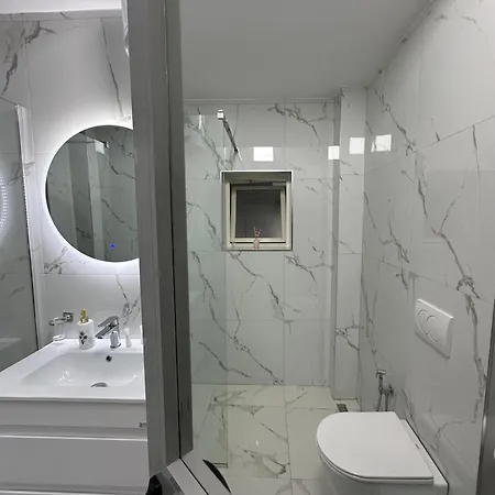 Insa Daily טיראנה