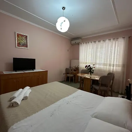 Insa Daily טיראנה