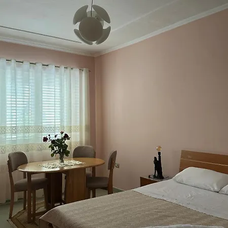 Apartman Insa Daily